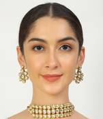 Kundan choker with earrings