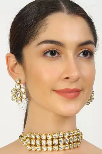 Kundan choker with earrings
