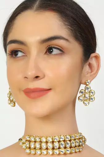 Kundan choker with earrings
