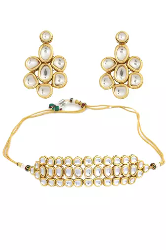 Kundan choker with earrings