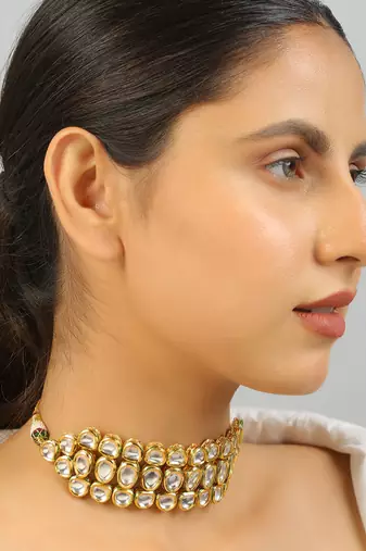 Gold toned kundan choker