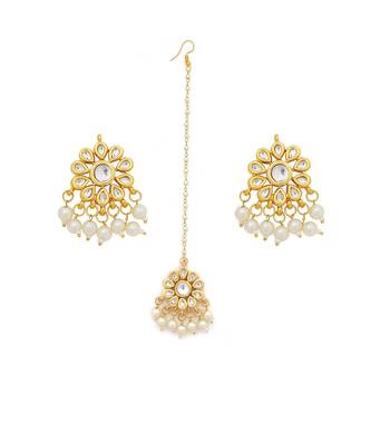 Kundan floral earrings with maang tikka 3