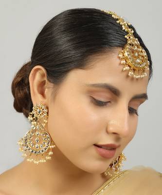 Kundan earrings & maang tikka set 2