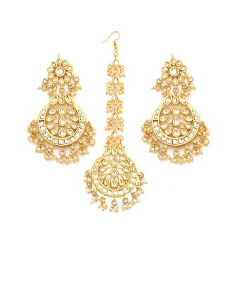 Kundan earrings & maang tikka set 3