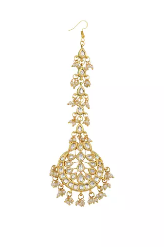 Kundan embellished maang tikka