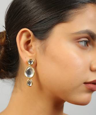 Tear drop shaped kundan earrings 2