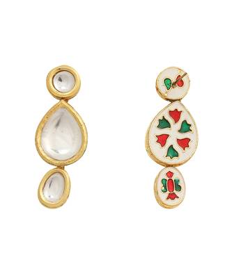 Tear drop shaped kundan earrings 4