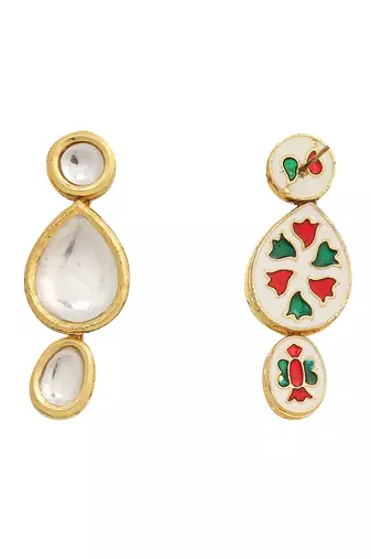 Tear drop shaped kundan earrings