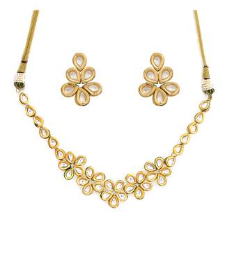 Handcrafted kundan necklace set 3
