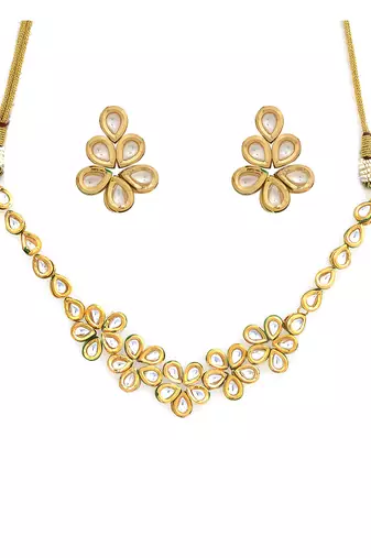 Handcrafted kundan necklace set