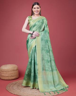 Green Handloom Silk Self Design With Golden Border Saree For Women With Blouse Piece 1