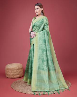 Green Handloom Silk Self Design With Golden Border Saree For Women With Blouse Piece 2