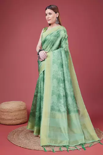 Green Handloom Silk Self Design With Golden Border Saree For Women With Blouse Piece