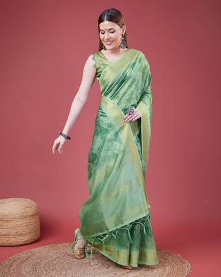 Green Handloom Silk Self Design With Golden Border Saree For Women With Blouse Piece 3