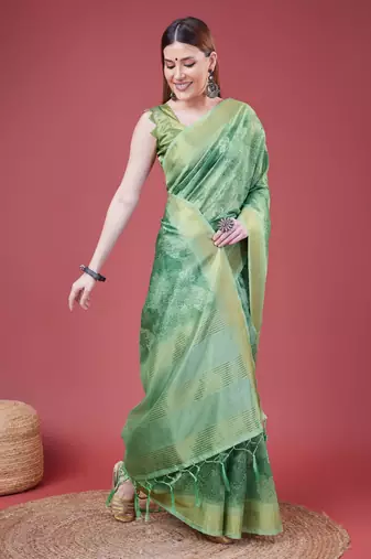 Green Handloom Silk Self Design With Golden Border Saree For Women With Blouse Piece