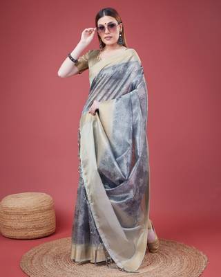 Grey Handloom Silk Self Design With Golden Border Saree For Women With Blouse Piece 4