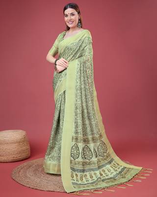 Green Handloom Silk Self Design With Golden Border Saree For Women With Blouse Piece 2
