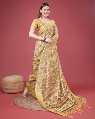 Yellow Handloom Silk Self Design With Golden Border Saree For Women With Blouse Piece 3