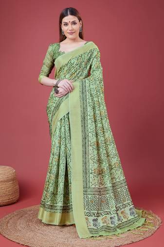 Green Handloom Silk Self Design With Golden Border Saree For Women With Blouse Piece