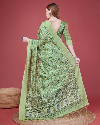 Green Handloom Silk Self Design With Golden Border Saree For Women With Blouse Piece 3