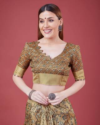 Brown Handloom Silk Self Design With Golden Border Saree For Women With Blouse Piece 5