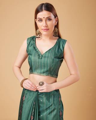 Green Ikat Silk Self Design With Golden Border Saree For Women With Blouse Piece 5