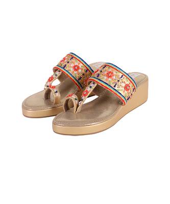 Thread work multicolour kolhapuri 1