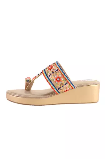 Thread work multicolour kolhapuri