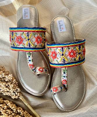 Thread work multicolour kolhapuri 5