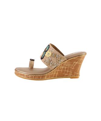 Hand embroidered gold heels 2