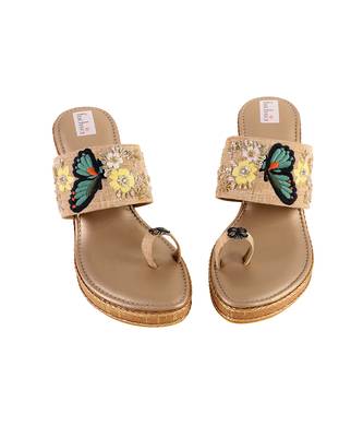 Hand embroidered gold heels 4