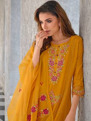  women kurta and trouser duppata set silk blend 4