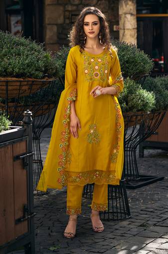 Vredevogel women kurta and trouser duppata set silk blend
