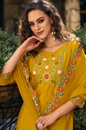 Vredevogel women kurta and trouser duppata set silk blend