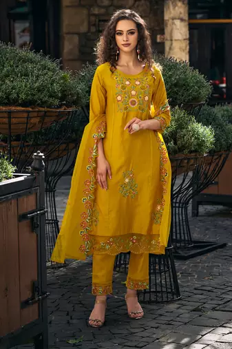 Vredevogel women kurta and trouser duppata set silk blend