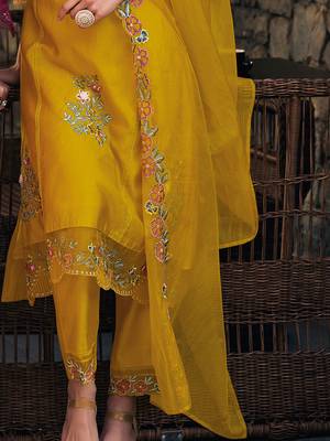 Vredevogel women kurta and trouser duppata set silk blend 4
