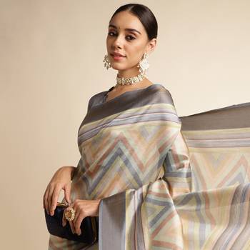 Doi Moi Green Organza Printed Saree For Women (Kajalsilk Green D660/P778) 4
