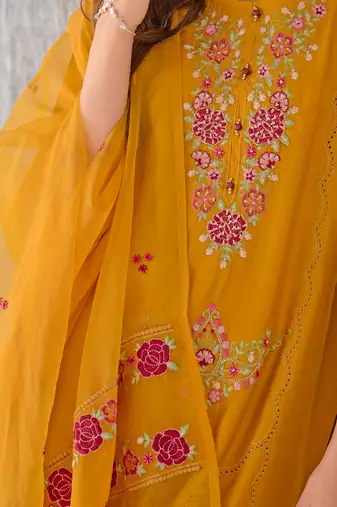  women kurta and trouser duppata set silk blend