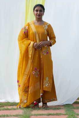 Parineeta - yellow suit set 2