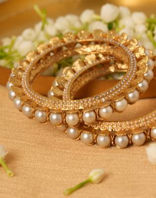 Set Of 2 Gold-Plated Pearl-Studded Bangles 3