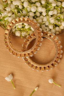 Set Of 2 Gold-Plated Pearl-Studded Bangles 4