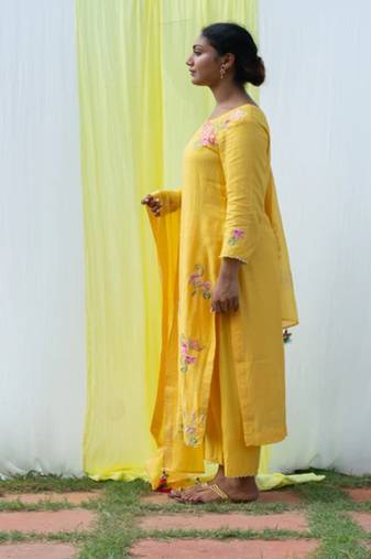 Titli - yellow suit set