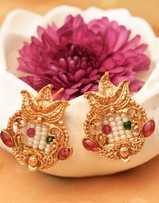Gold-Plated White Pearl Necklace Set for Festive Elegance 3