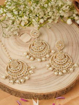 Classic Kundan Maang Tikka & Earring Set with Pearl Drops 1