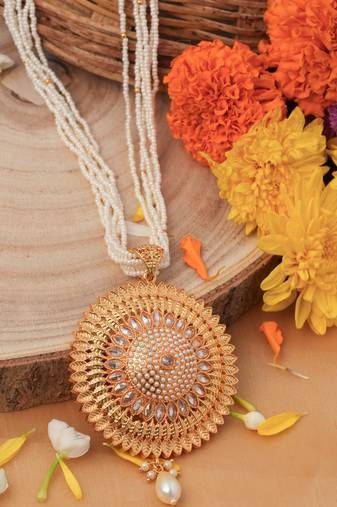 Traditional White Pearl Necklace Set with Gold Plated-Plated Sunflower Pendant