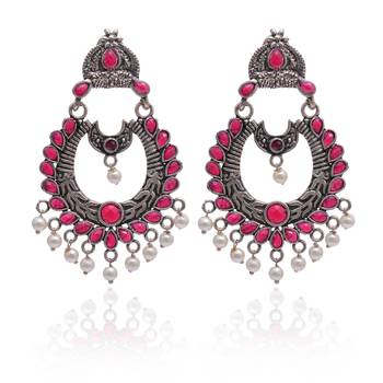 Oxidised silver plated dangle earring 1
