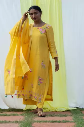 Titli - yellow suit set