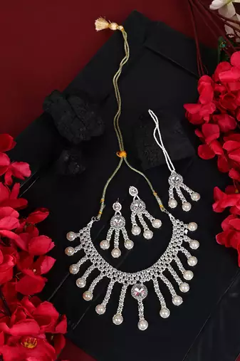 Top Choice: Brass White Jewelry Set - Elegance in Every Detail