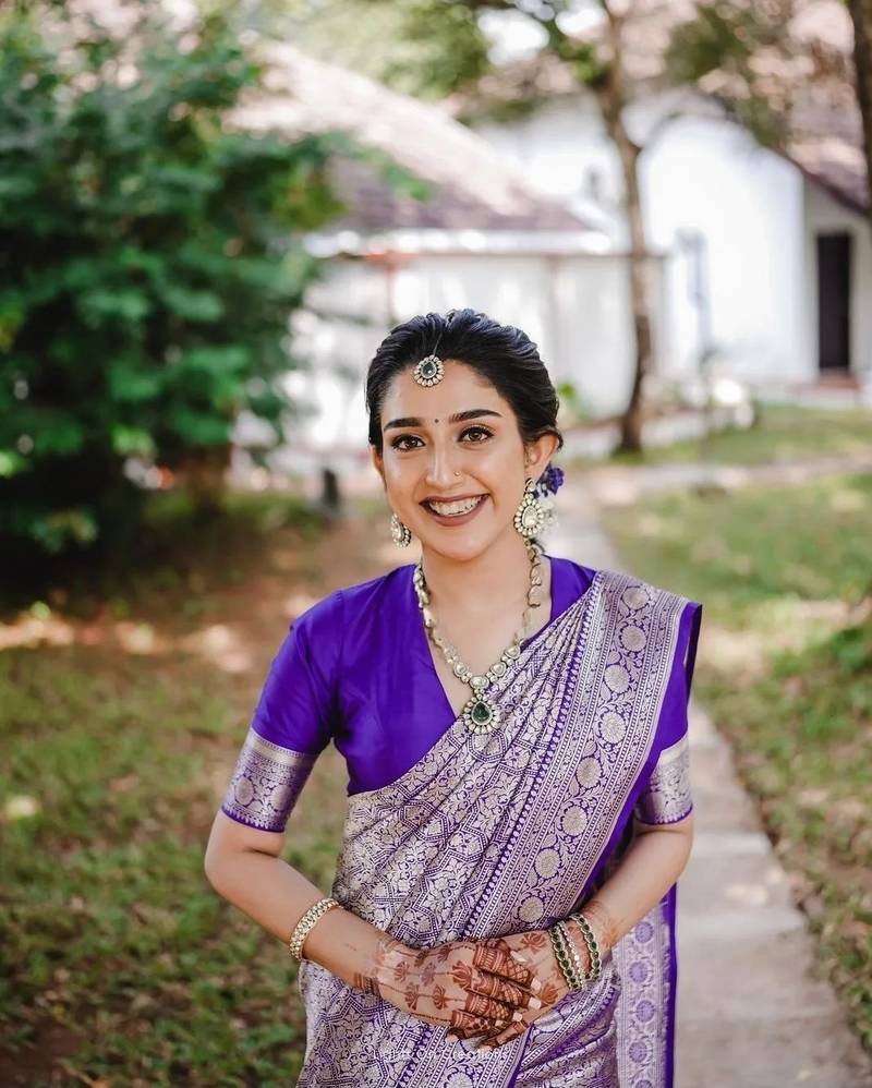 ROYAL BLUE WOVEN KANJIVARAM SILK SAREE WITH BLOUSE PIECE