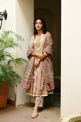 Aaravi beige suit set 1
